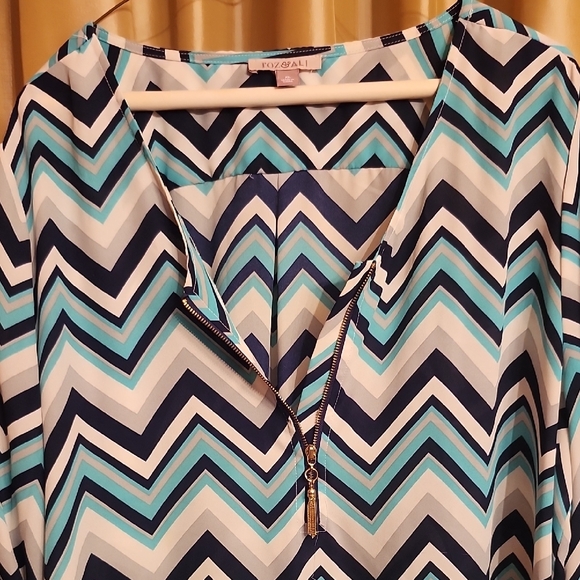 Roz & Ali Blue, Green, Grey and White Graphic Tunic, 23 PtoP - Picture 6 of 13